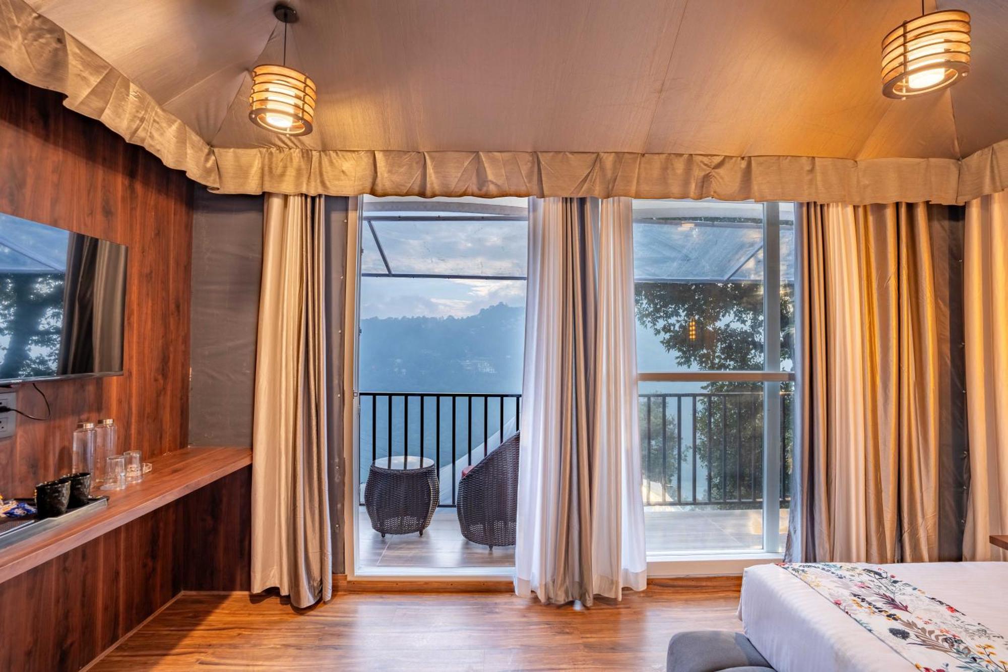 The Whispering Oaks Hotel Nainital Exterior foto