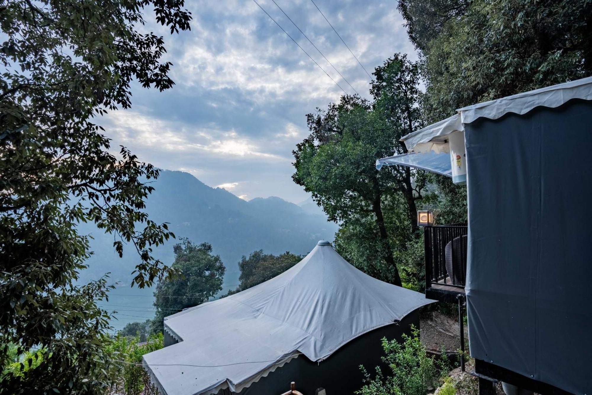 The Whispering Oaks Hotel Nainital Exterior foto