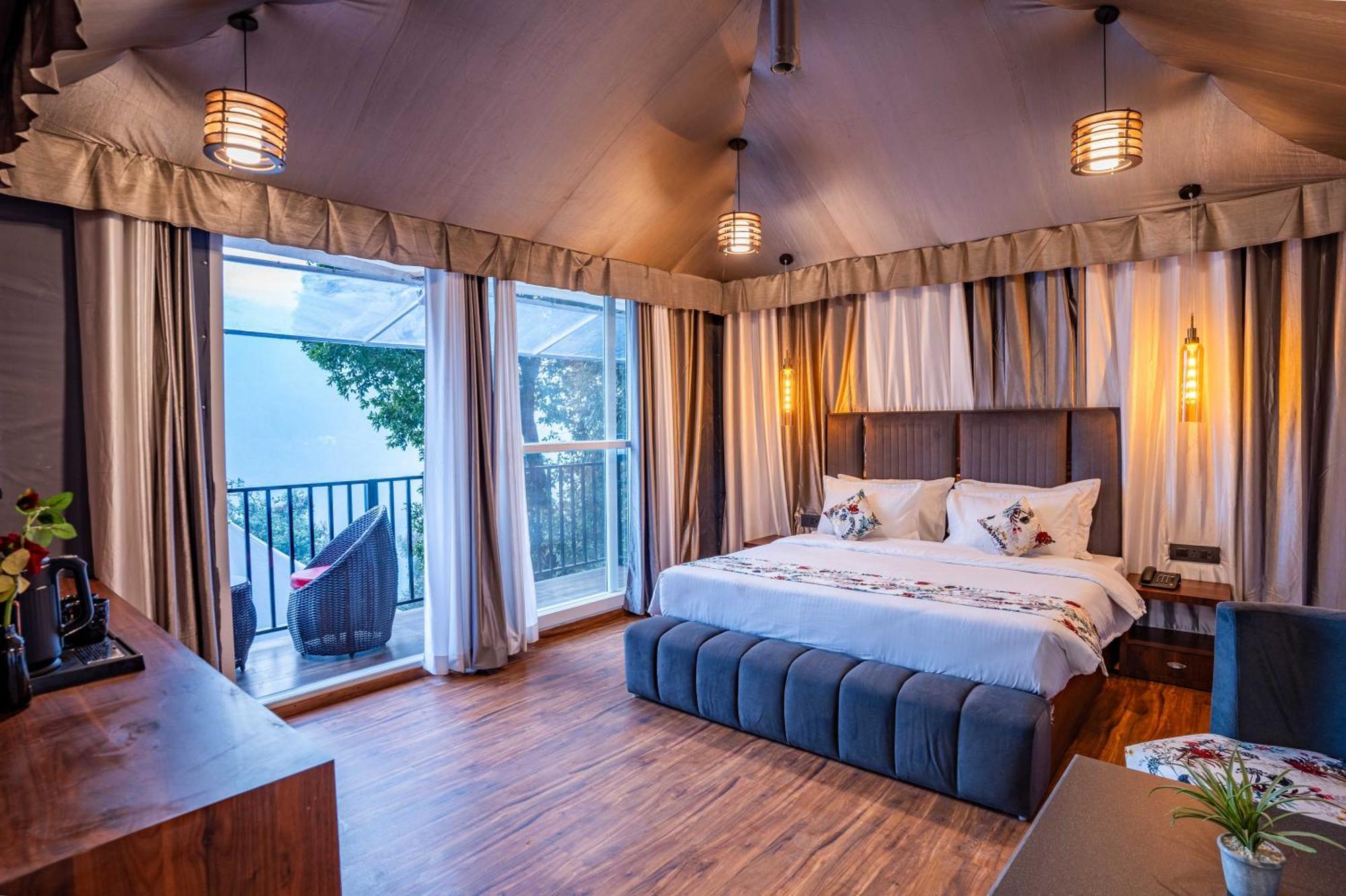 The Whispering Oaks Hotel Nainital Exterior foto